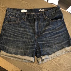 Gap shorts “sexy boyfriend” size 8/29